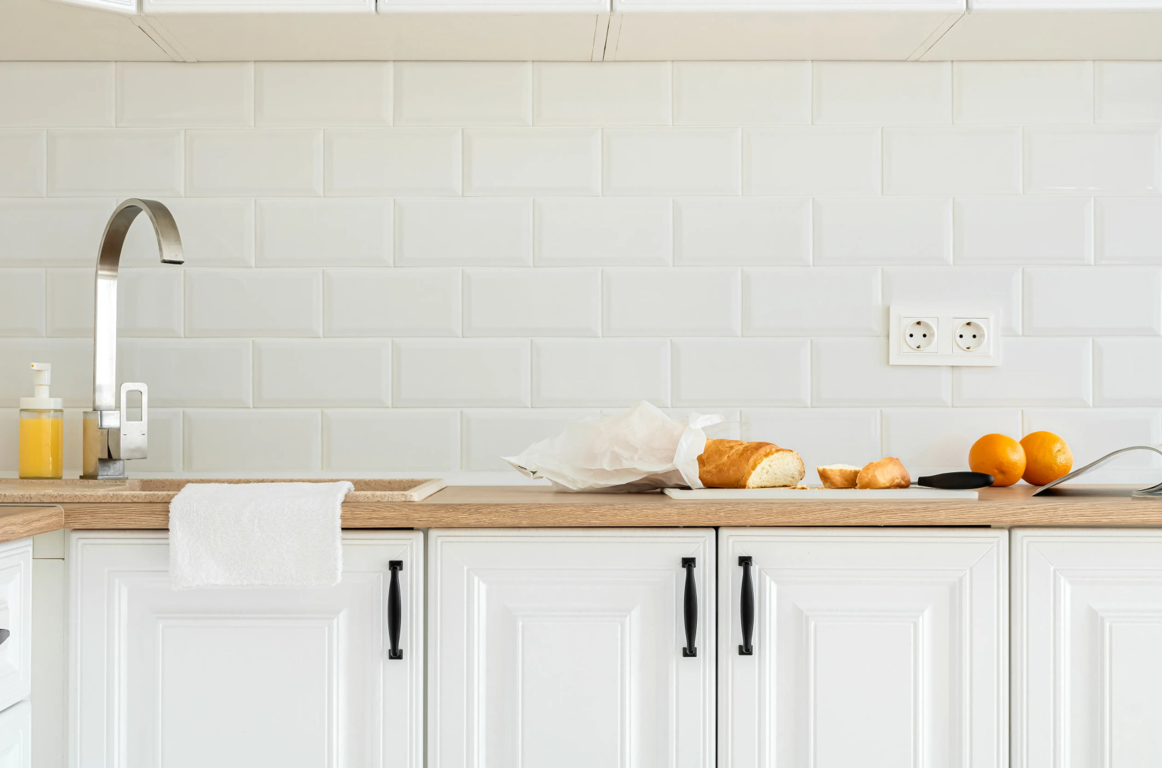 Апартаменты на 17 этаже в светлых тонах с видом на ЖК Тургенев , ФМР, Smart TV, комфорт и стиль by Depart Apart