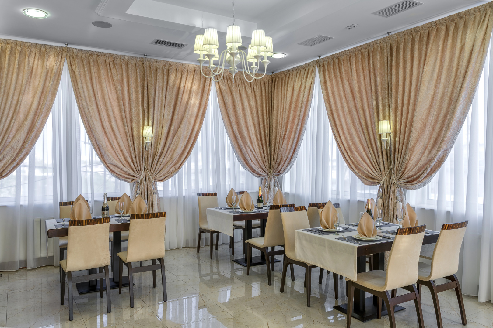 Отель Alarus Luxe Hotel & Restaurant