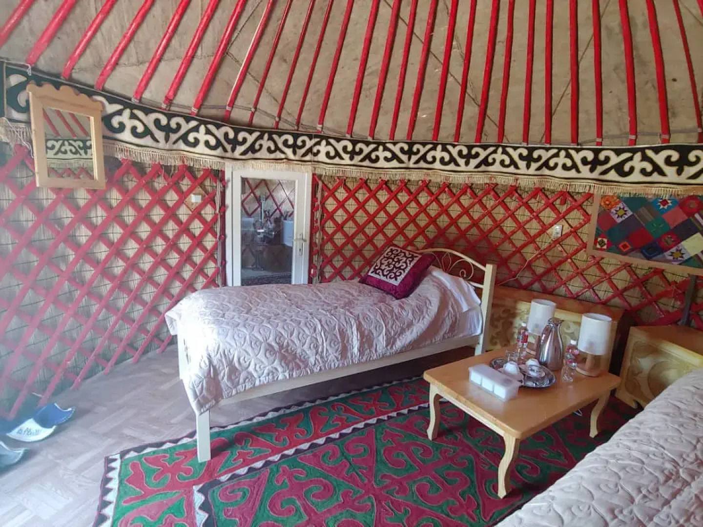 Глэмпинг Achik-Tash Base Camp