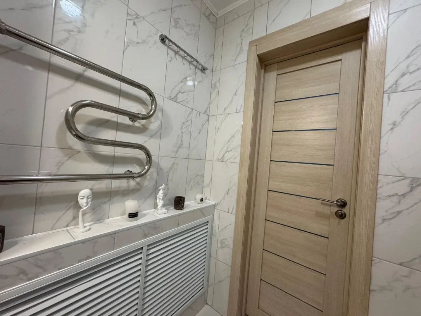 Апартаменты на 14 гостей на Хади Такташа 121 в центре города  На берегу Оз.Кабан