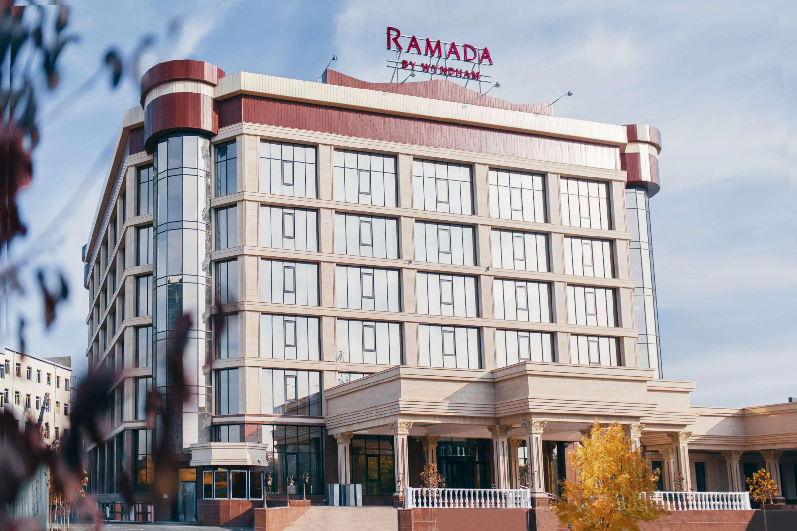 Отель Ramada by Wyndham Шымкент
