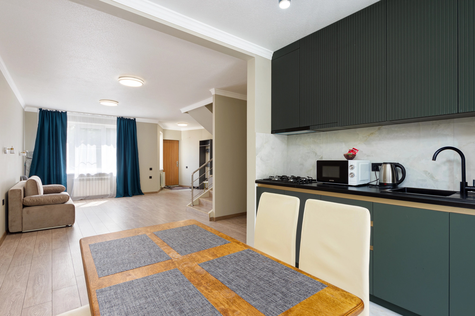 Частный Дом ШикаЛад Кмв с Зоной Отдыха на Улице