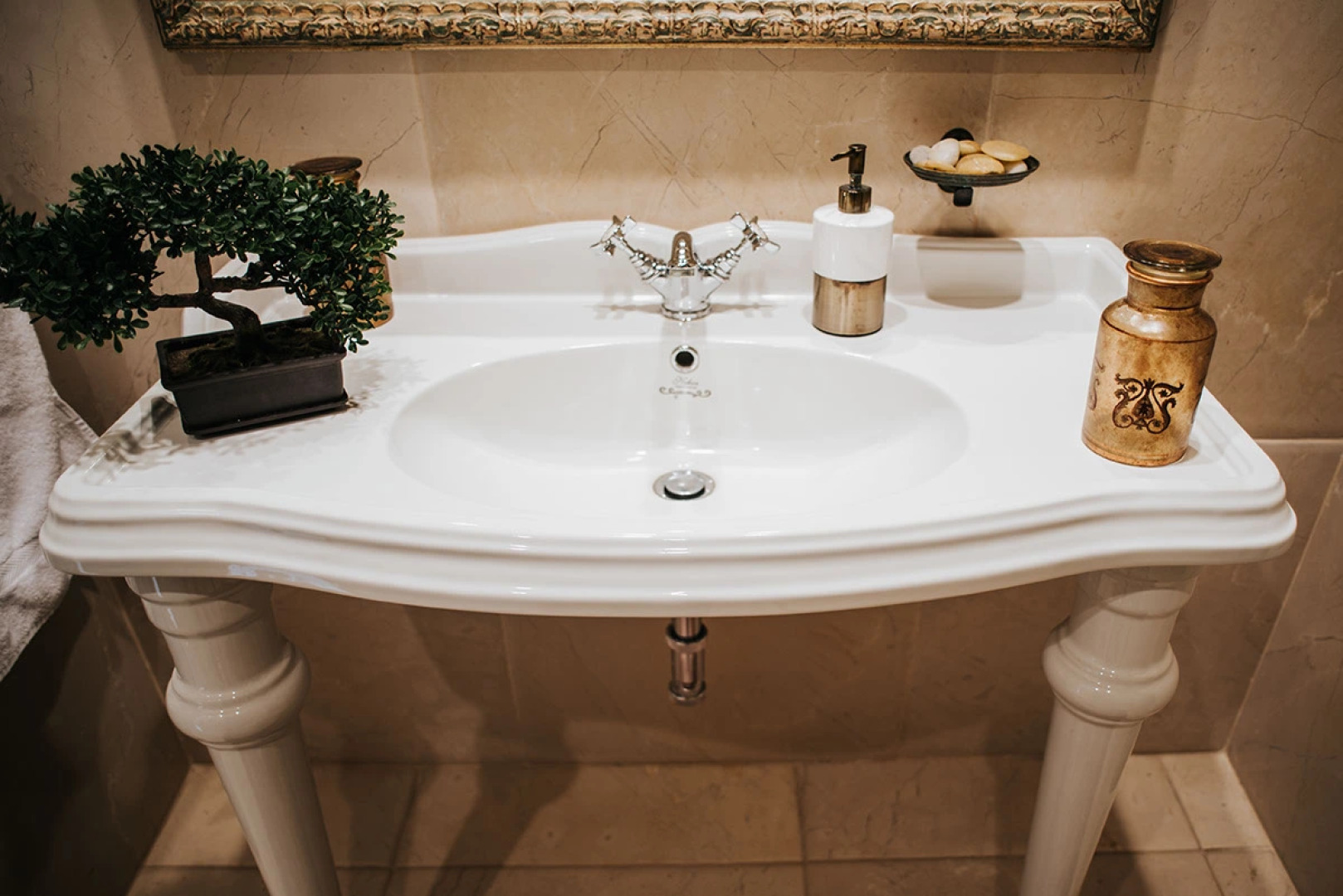 Luxury King Villa Apartments