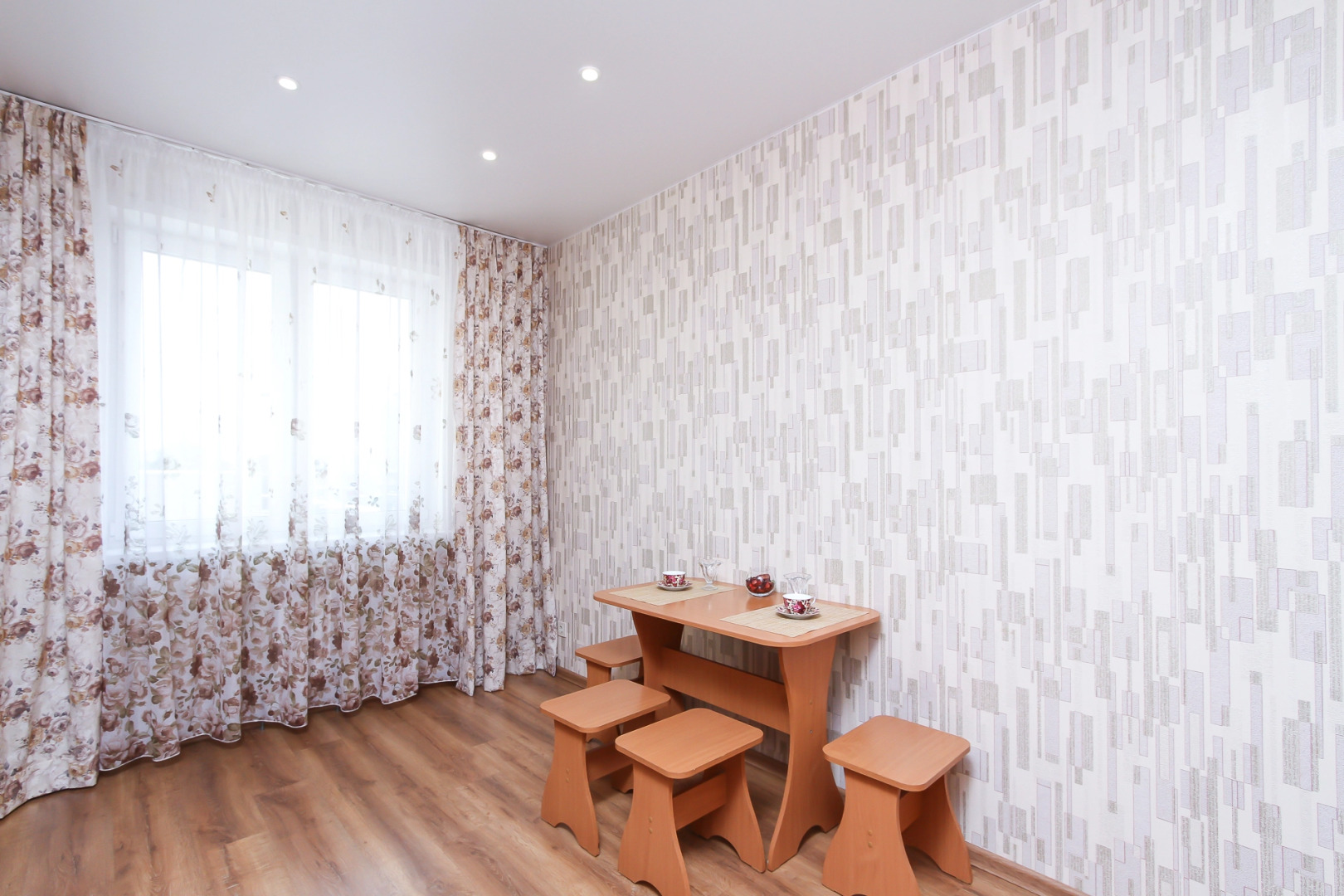 Апартаменты Фрунзе 49/2 этаж 4