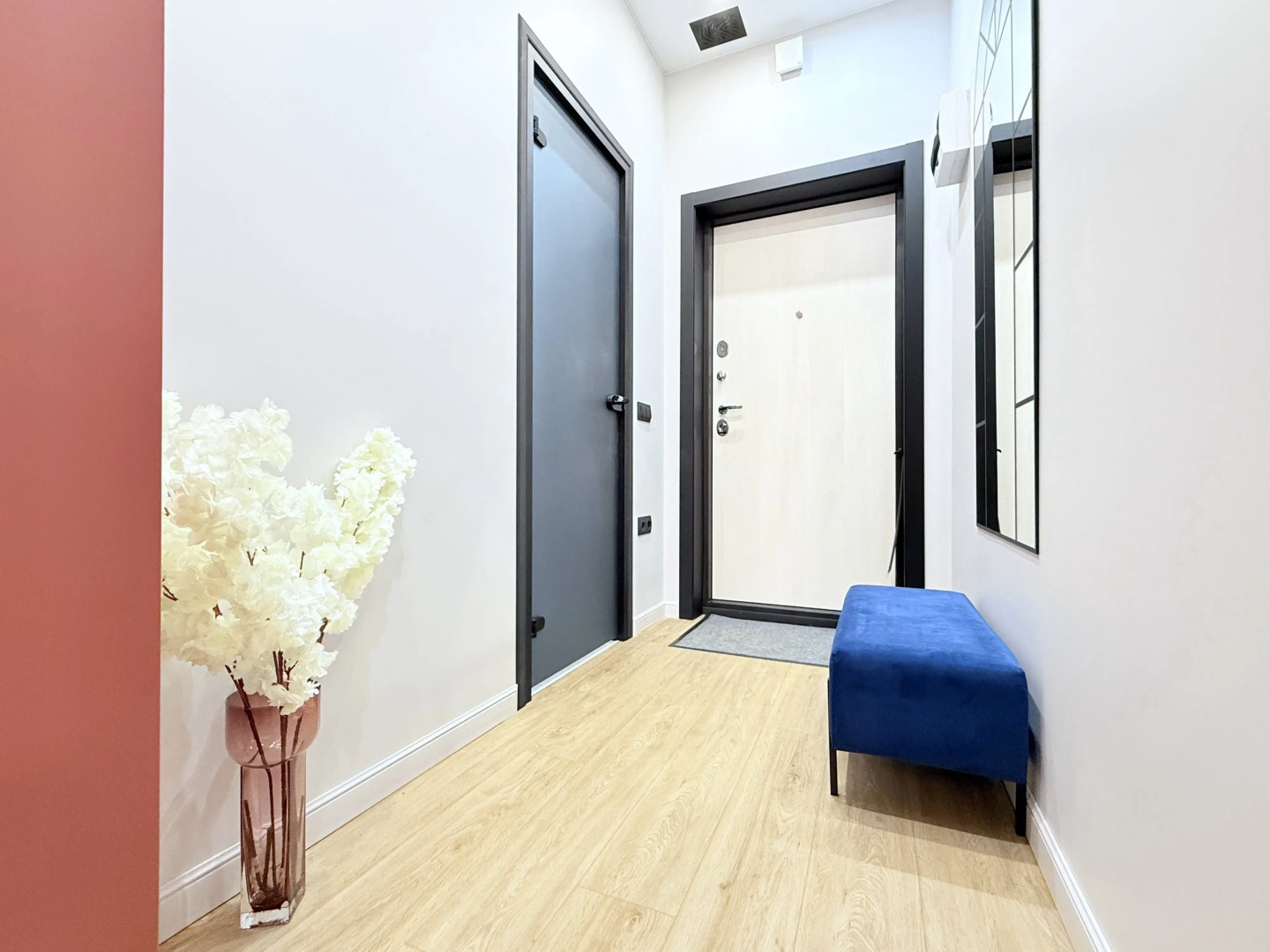 Апартаменты ЯРКИЙ ДИЗАЙН ПАНОРАМА НА РЕКУ ПРЯМО С КРОВАТИ