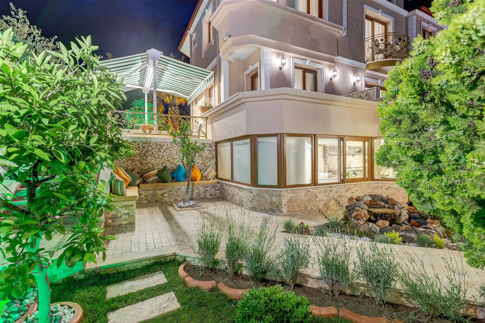 Cunda Özerbey Konaği - +13 Adults Only