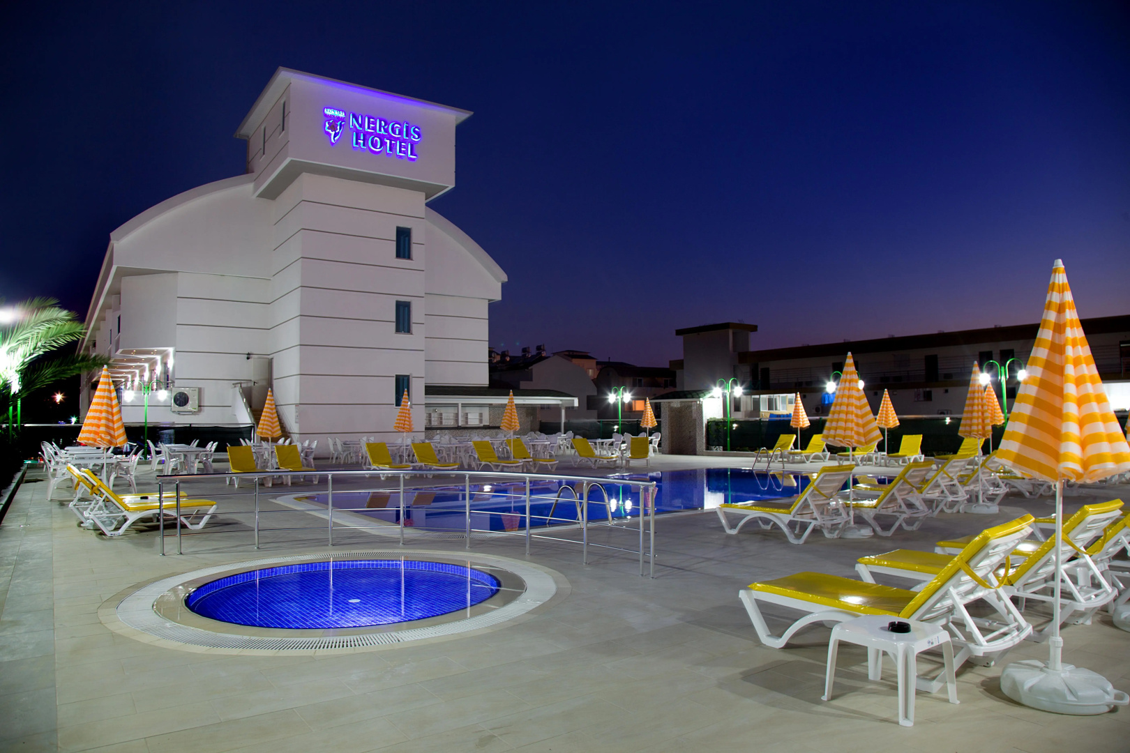 Opia Hotel