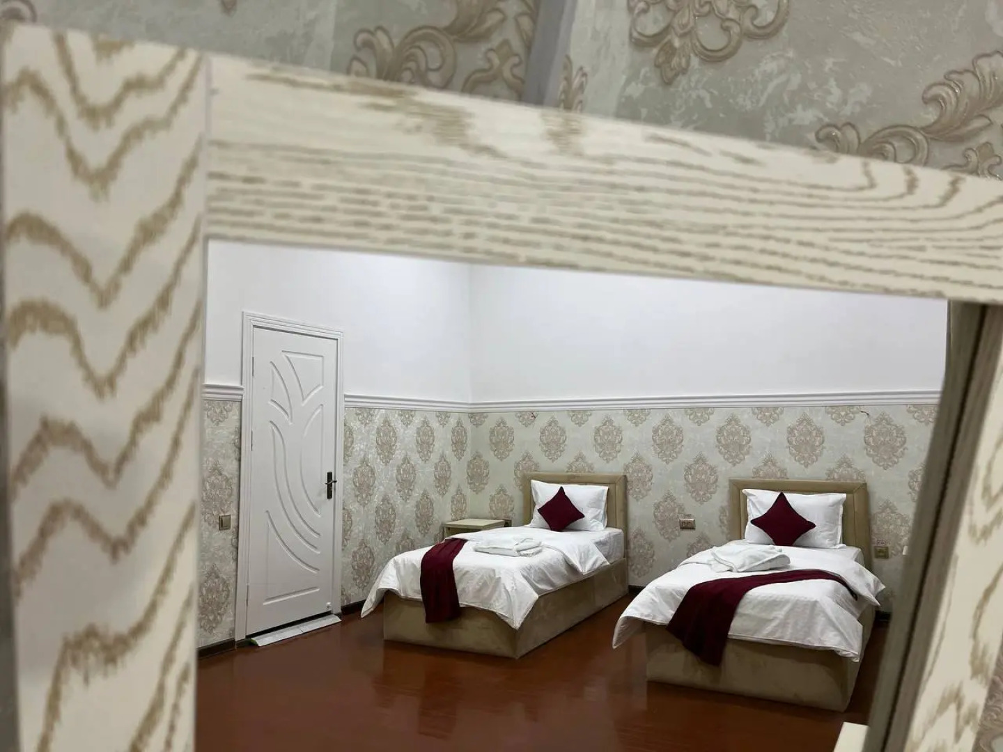 Отель HOME ALONE