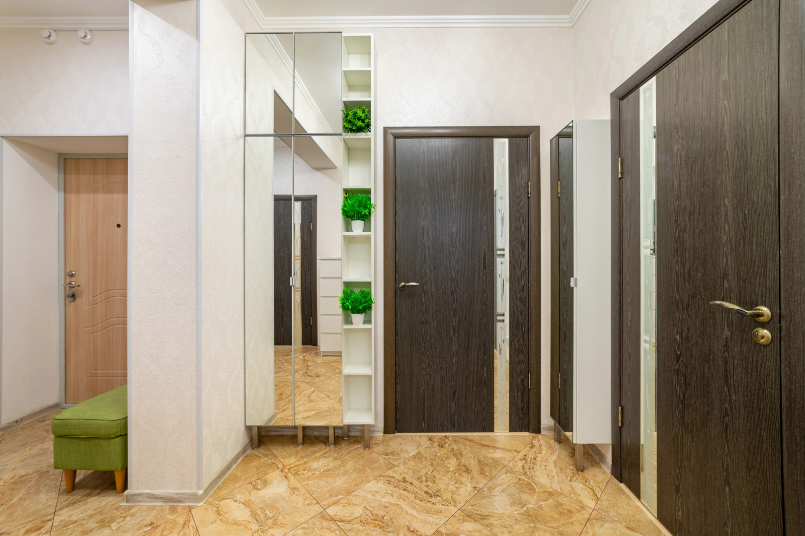 Квартира с двумя террасами и бассейном