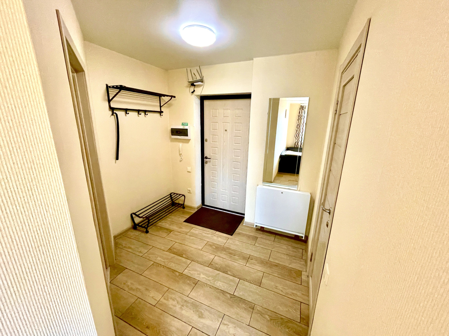 Уютные Апартаменты в доме у Космопорта (ул. Дыбенко 27а)