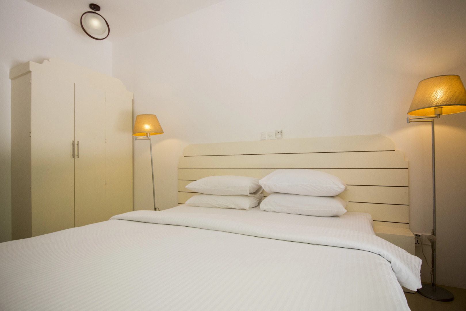 Отель Dhigurah Retreat Beach