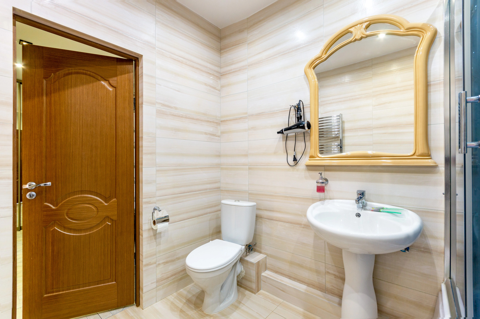 Апартаменты West39 Шахматная 4Б