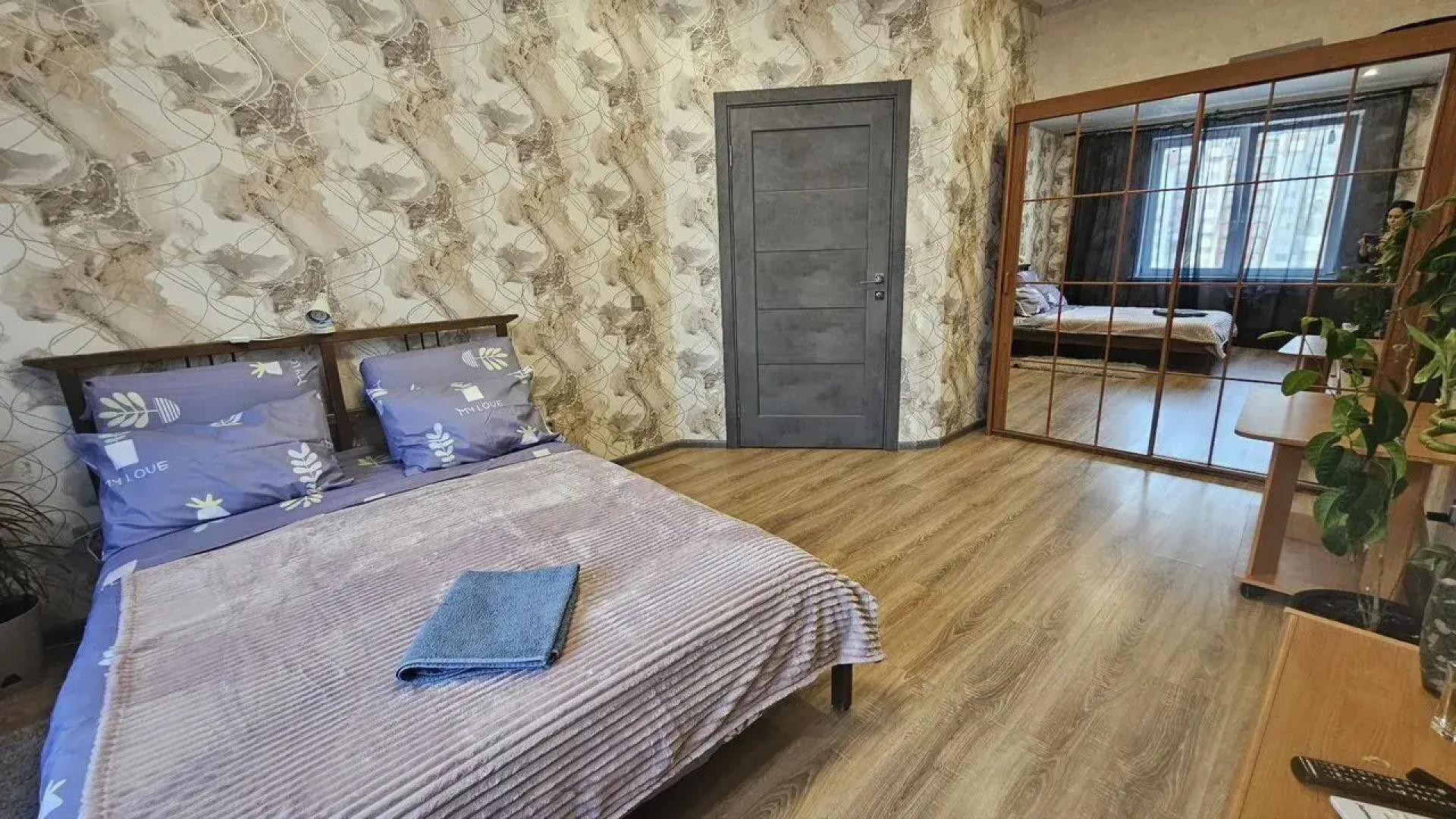 Квартира просторная на бульваре Космонавтов 5