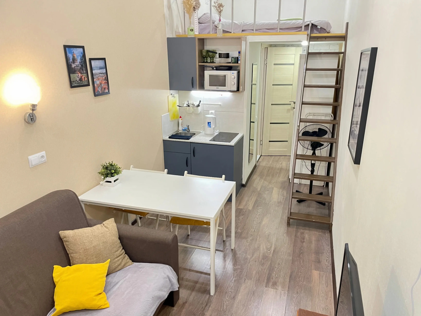 Апартаменты Roomstay Большой Делюкс