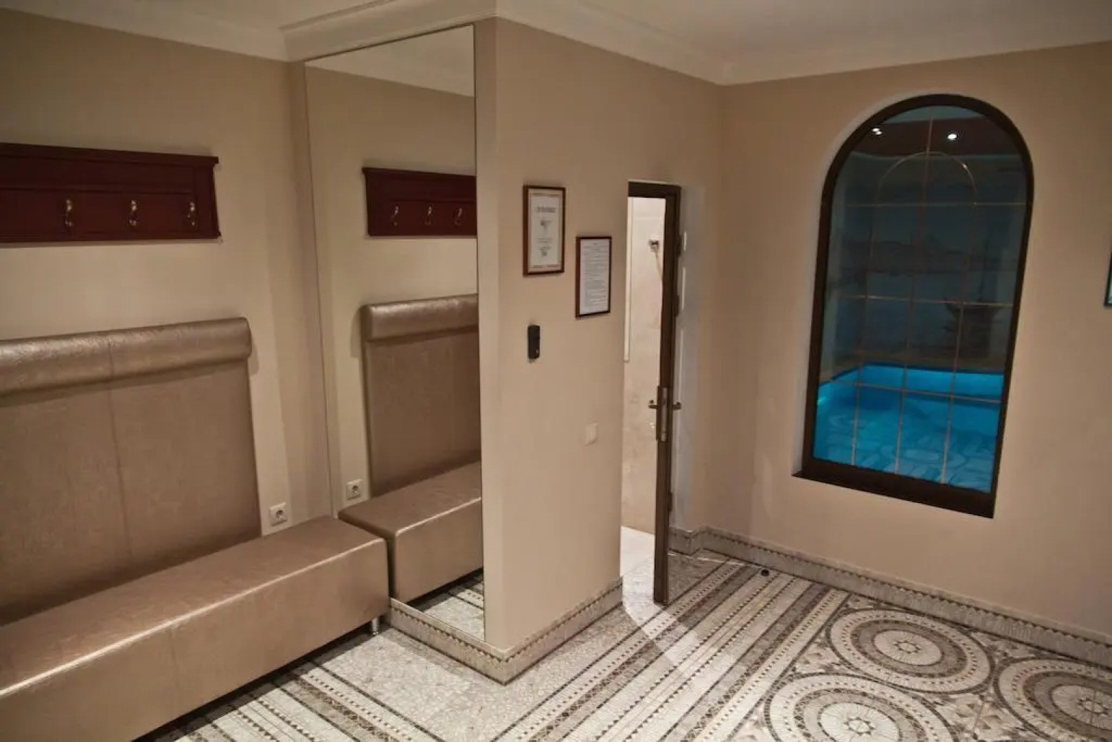 Отель Аврора