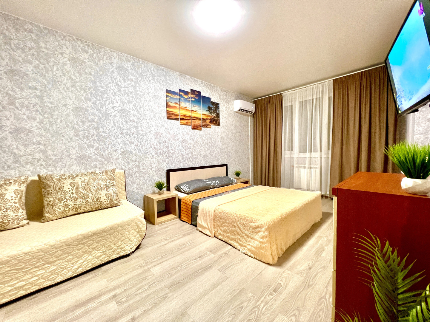 Апартаменты Уютные в ЖК Академический на 8 этаже (рядом с Парком Гагарина) пр-кт К.Маркса, 242