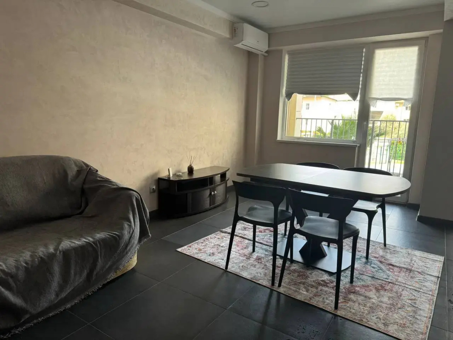 Квартира Уютная студия с балконом возле моря