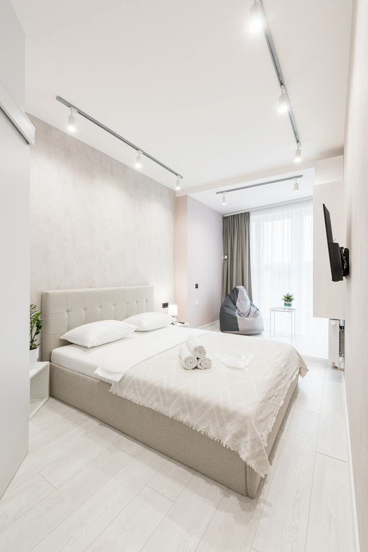 Апартаменты Дизайнерские на 24 Этаже с Панорамными Окнами