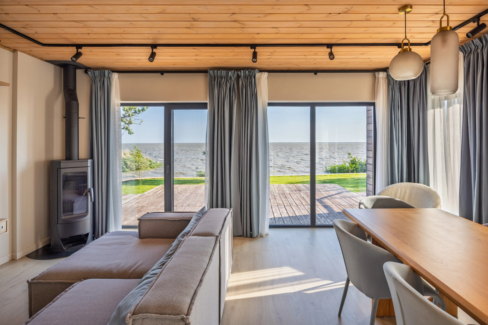 База Отдыха Абрау-Дюрсо на Плавнях