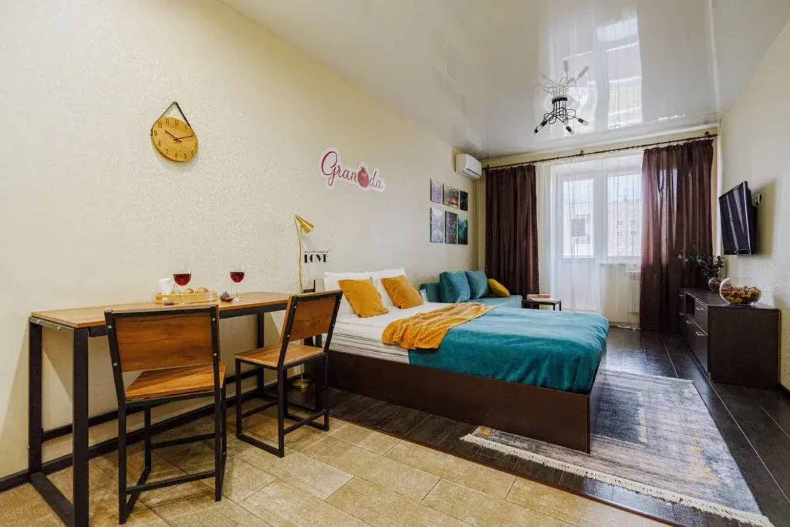 Студия Granada уютная современная в новом доме