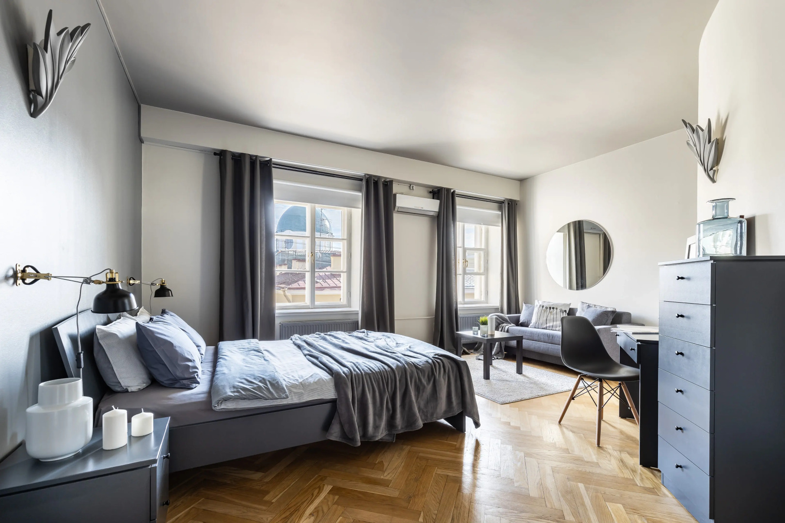 Апартаменты Двухуровневые Little Italy 140 кв.м с видом на собор