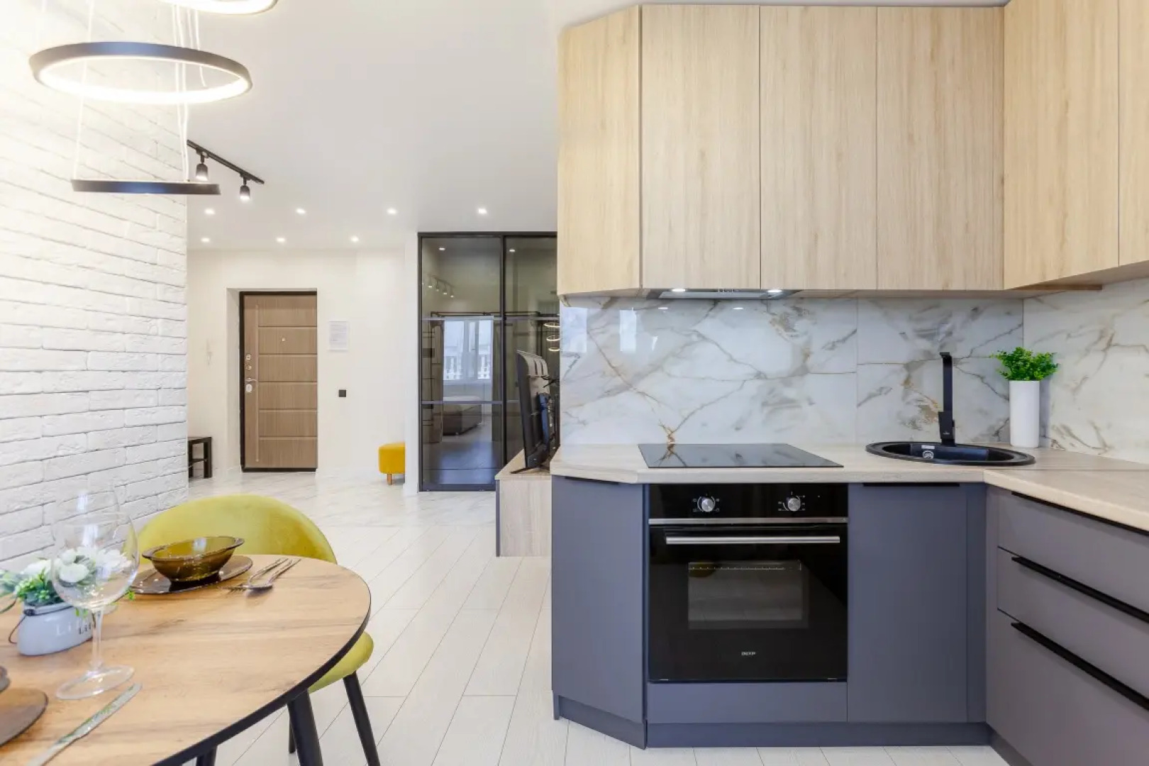 Апартаменты Уютные Апарты RentPlaza 1 с Красивым Видом