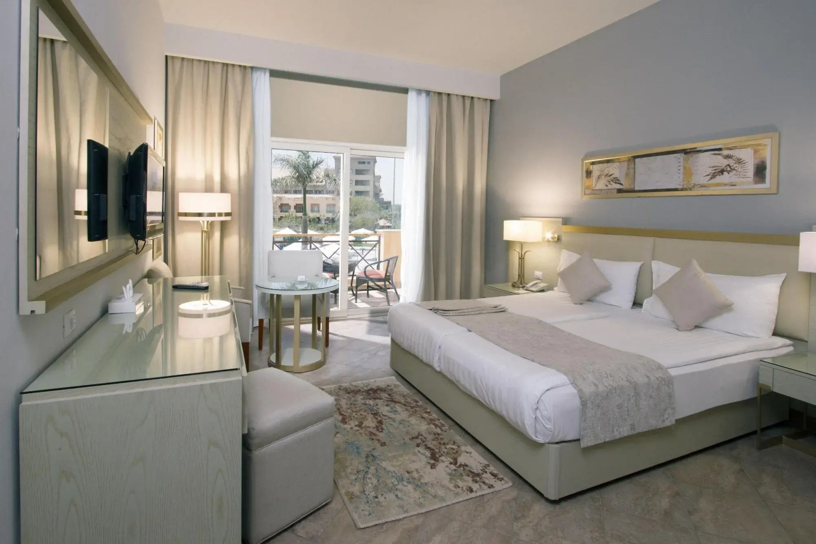 Курортный Отель Swiss Inn Pyramids Golf Resort