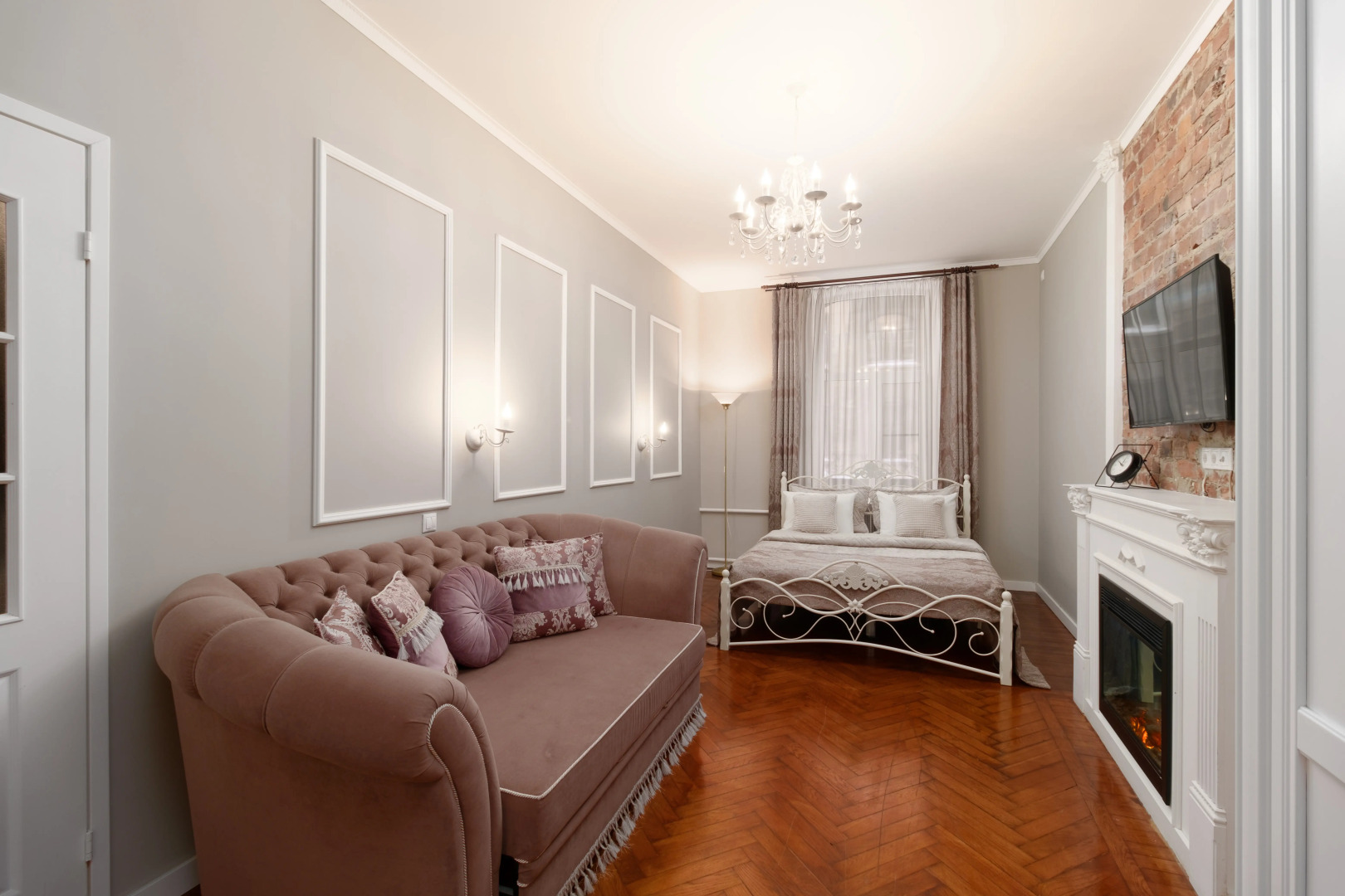 Апартаменты Лофт у Площади Восстания 5 спален