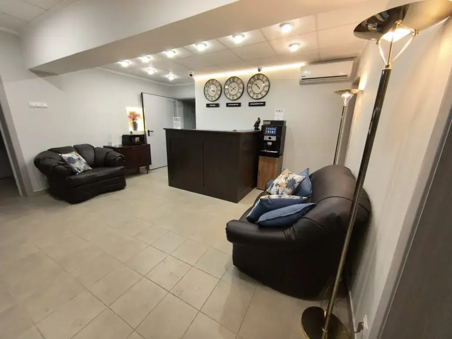 Отель Белая Ворона