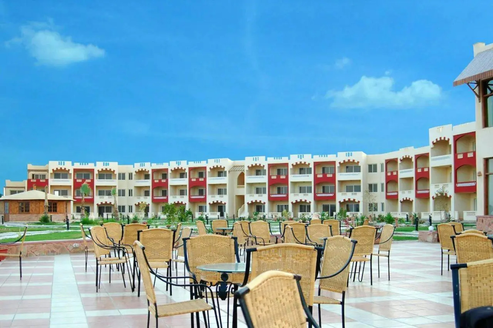 Курортный отель Bliss Nada Beach Resort