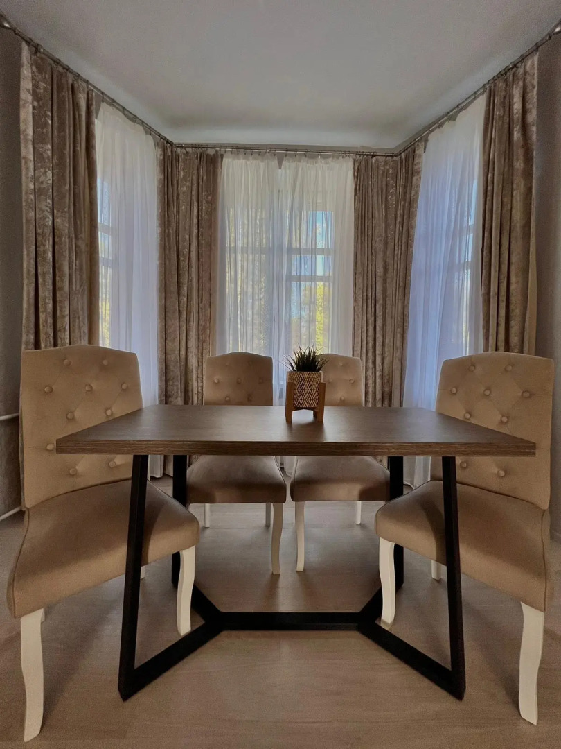 Апартаменты в центре 4х комнатные на Кирова 1