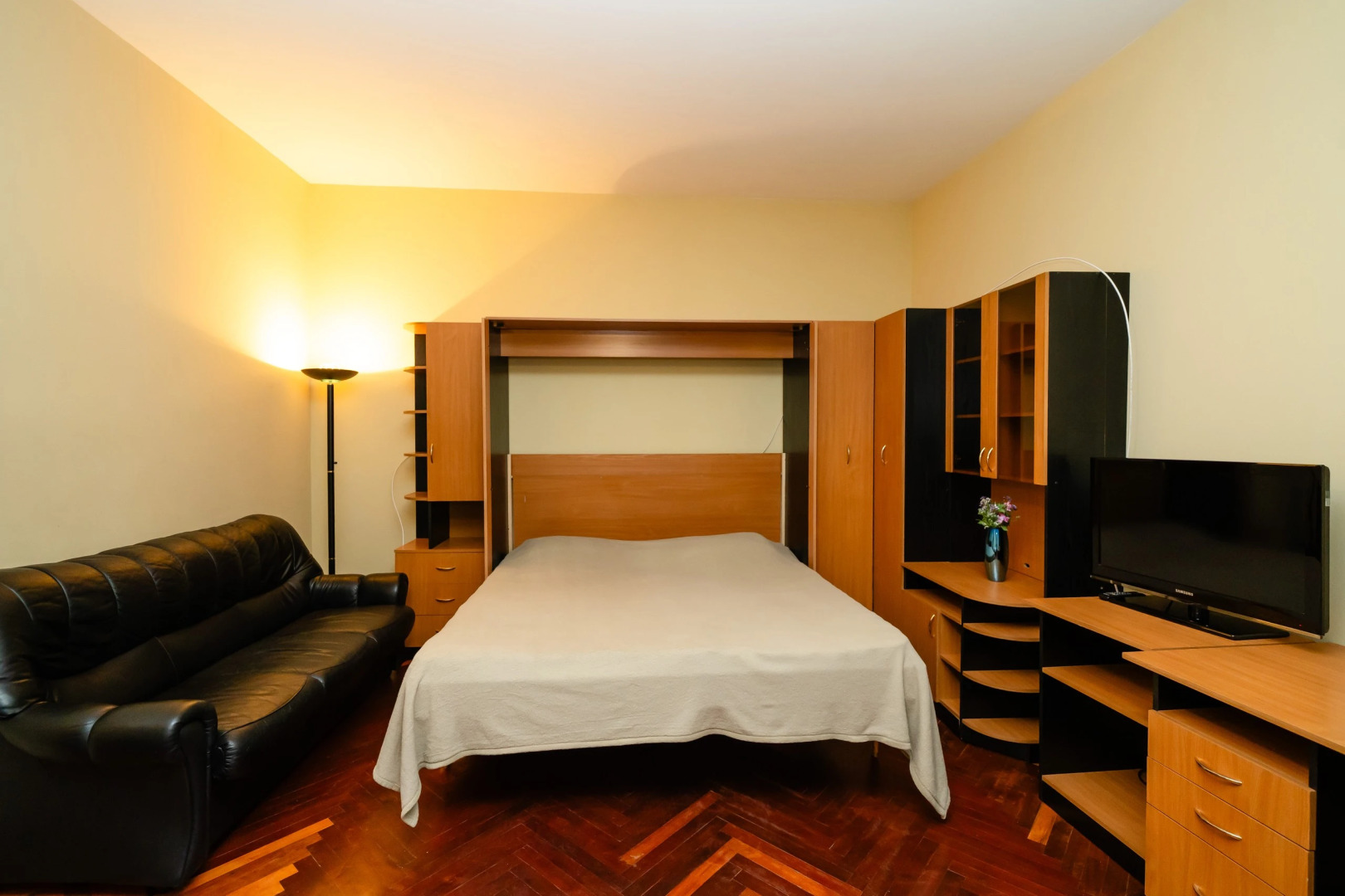 Апартаменты Одна Спальня и Парковка Большая Морская 9