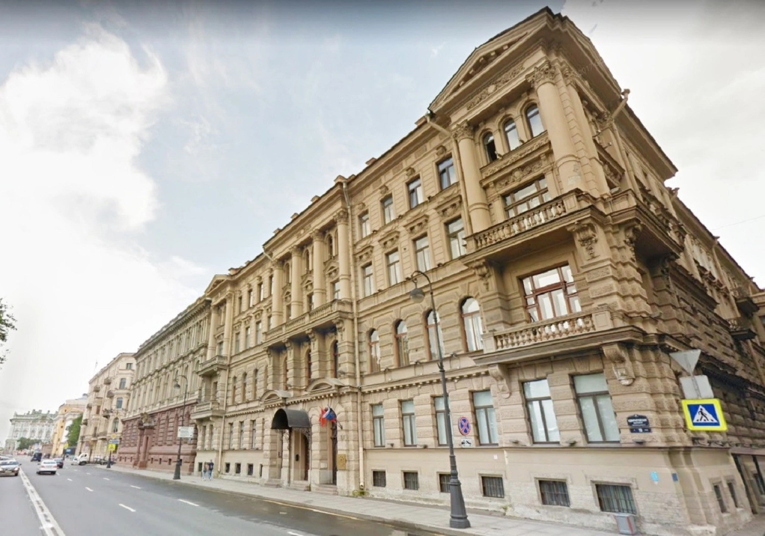 Студии у Эрмитажа с кодовым доступом и отдельным входом