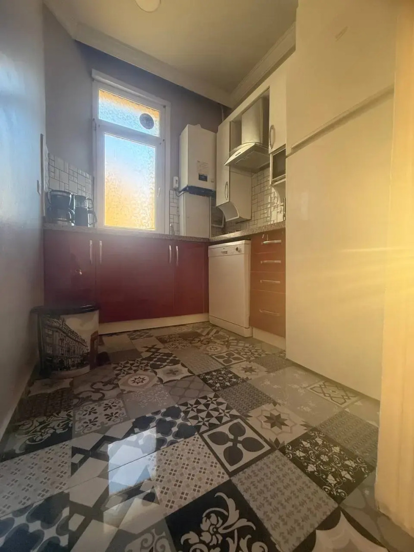 Апартаменты 3BR Flat Old Style 4AC Terrace, Metro