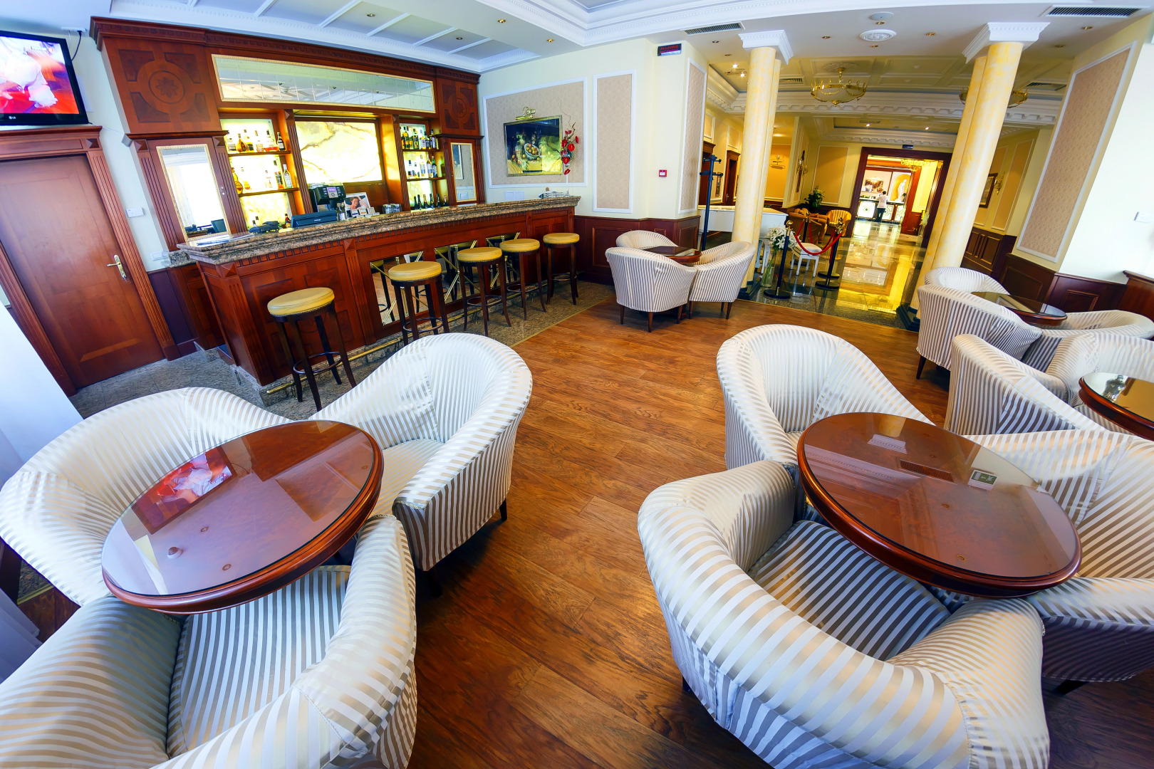 Отель Парус