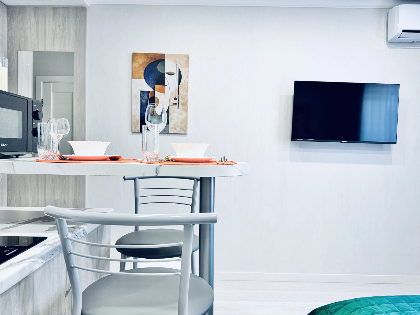 Апартаменты Уютная студия с дизайнерским ремонтом