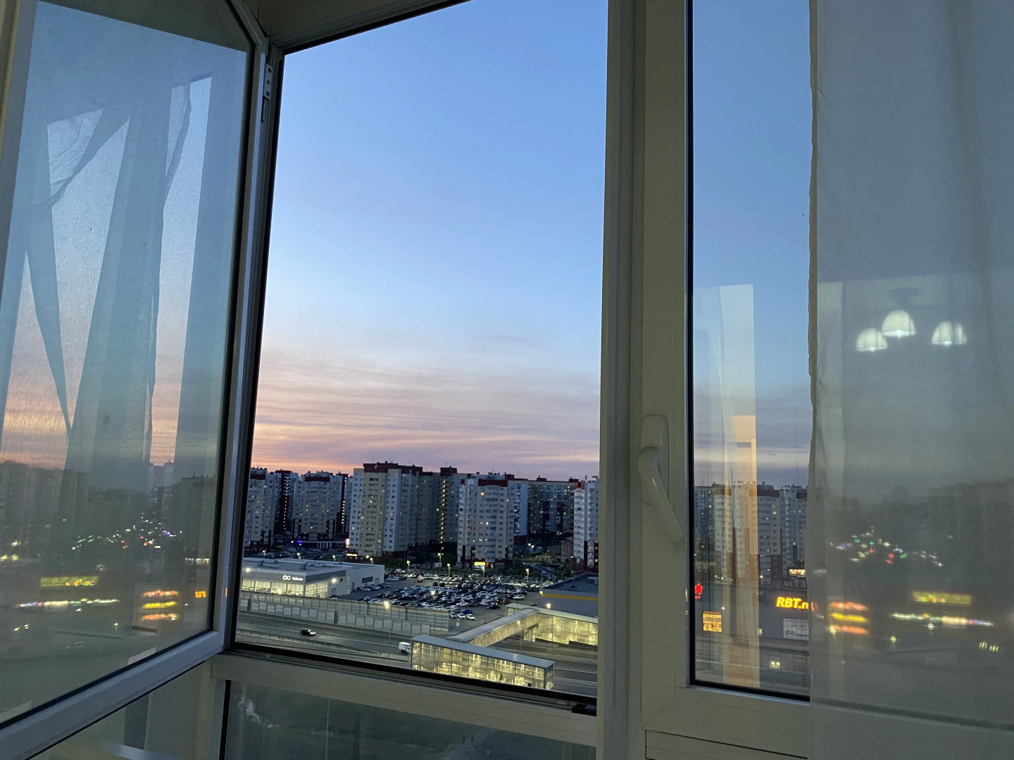 Квартира Современная рядом с ТЦ Остров Arendatmn24