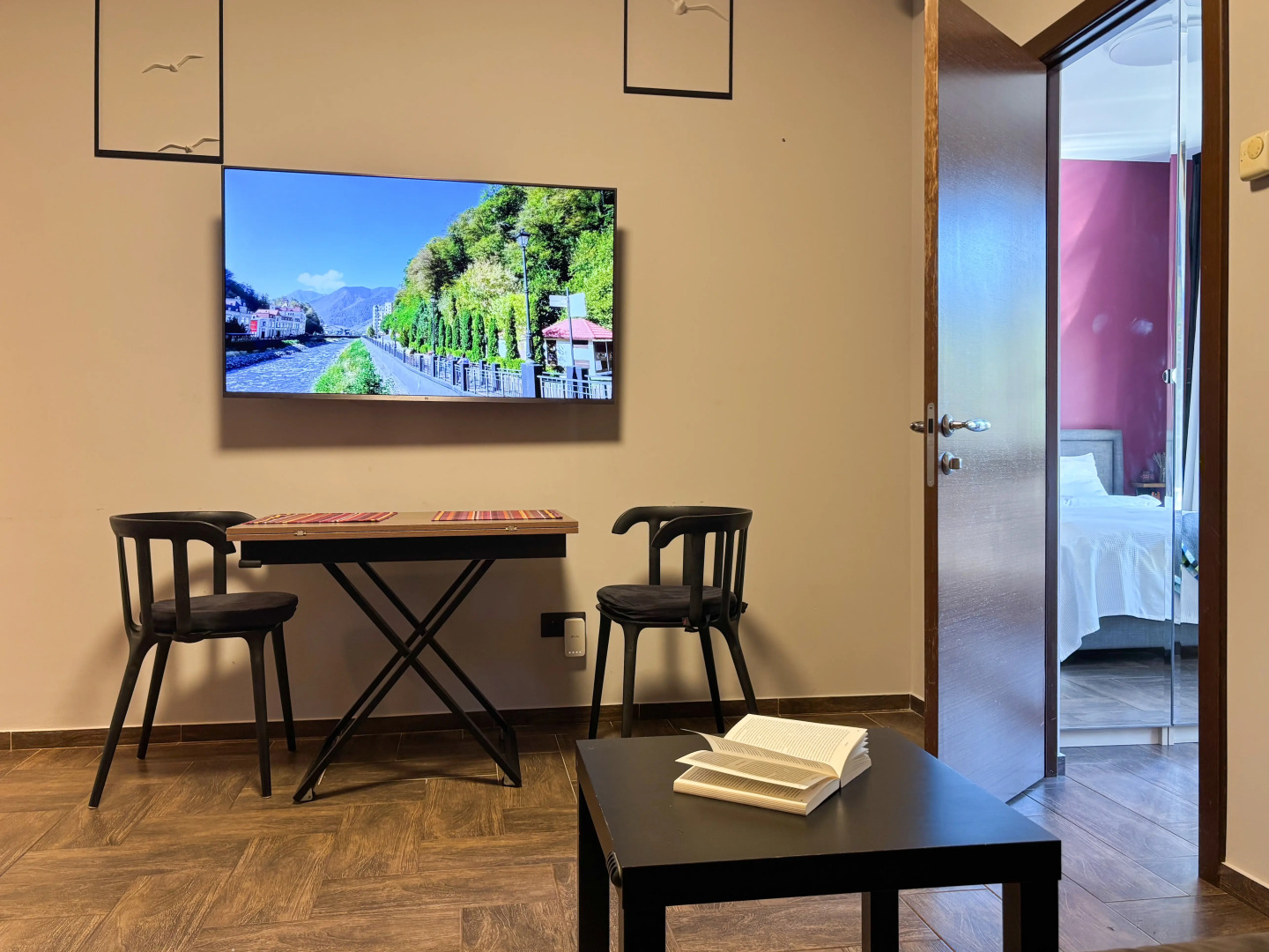 Квартира С отдельной спальней и балконом в центре Поляны