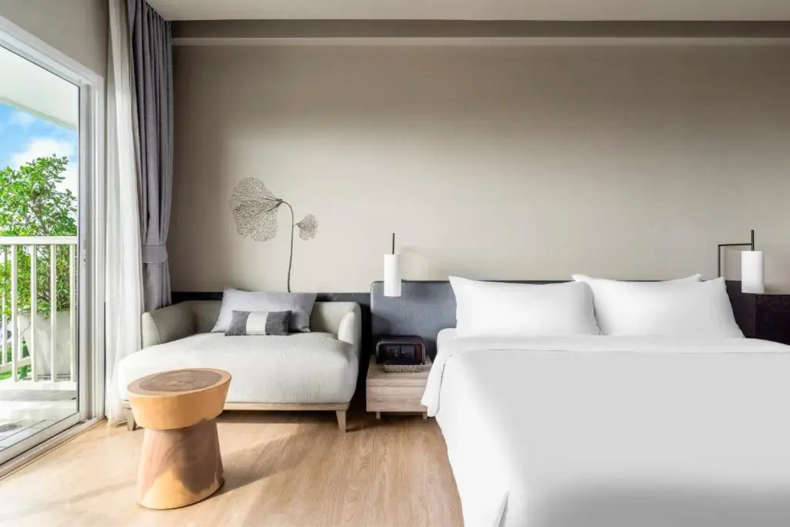 Отель Cross Pattaya Pratamnak