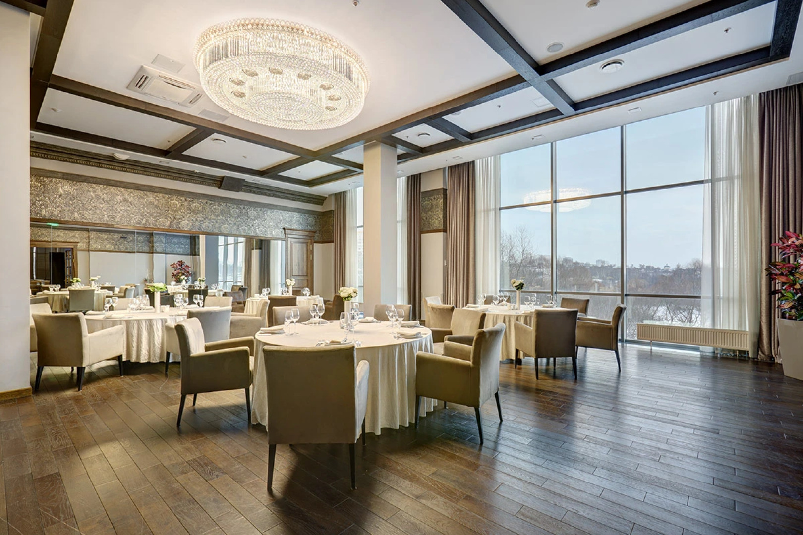 Отель Астро Плаза