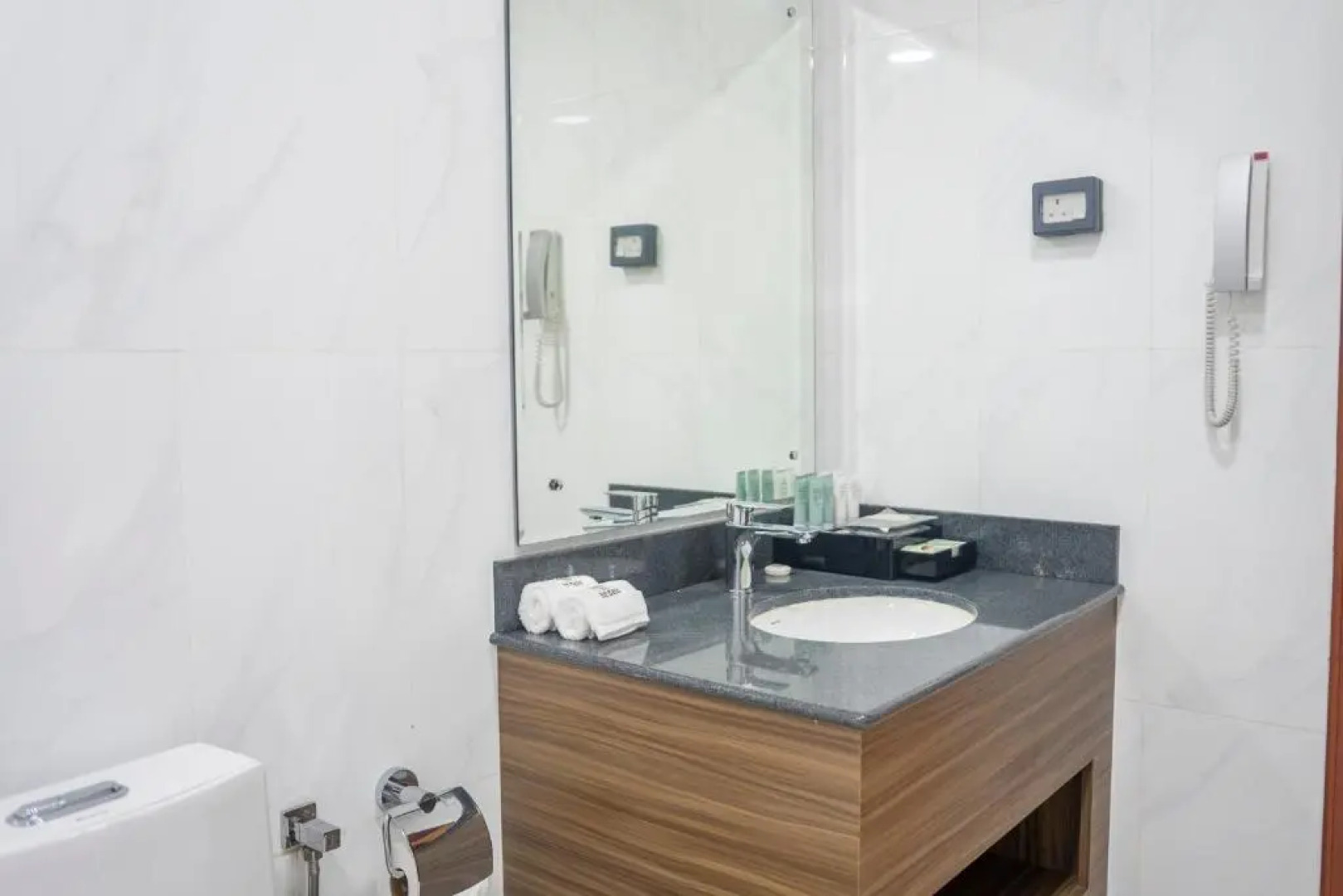 Отель The Plaza  and Resort