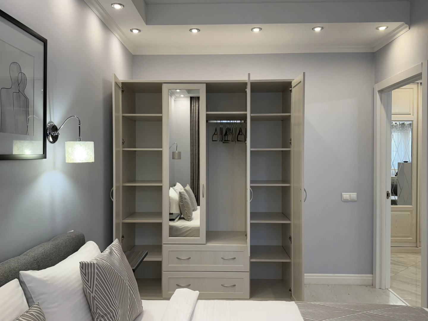 PK DESIGN - двухкомнатная квартира с отдельной спальней