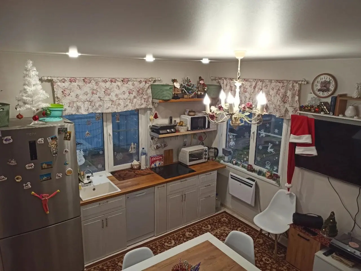 Частный дом у реки