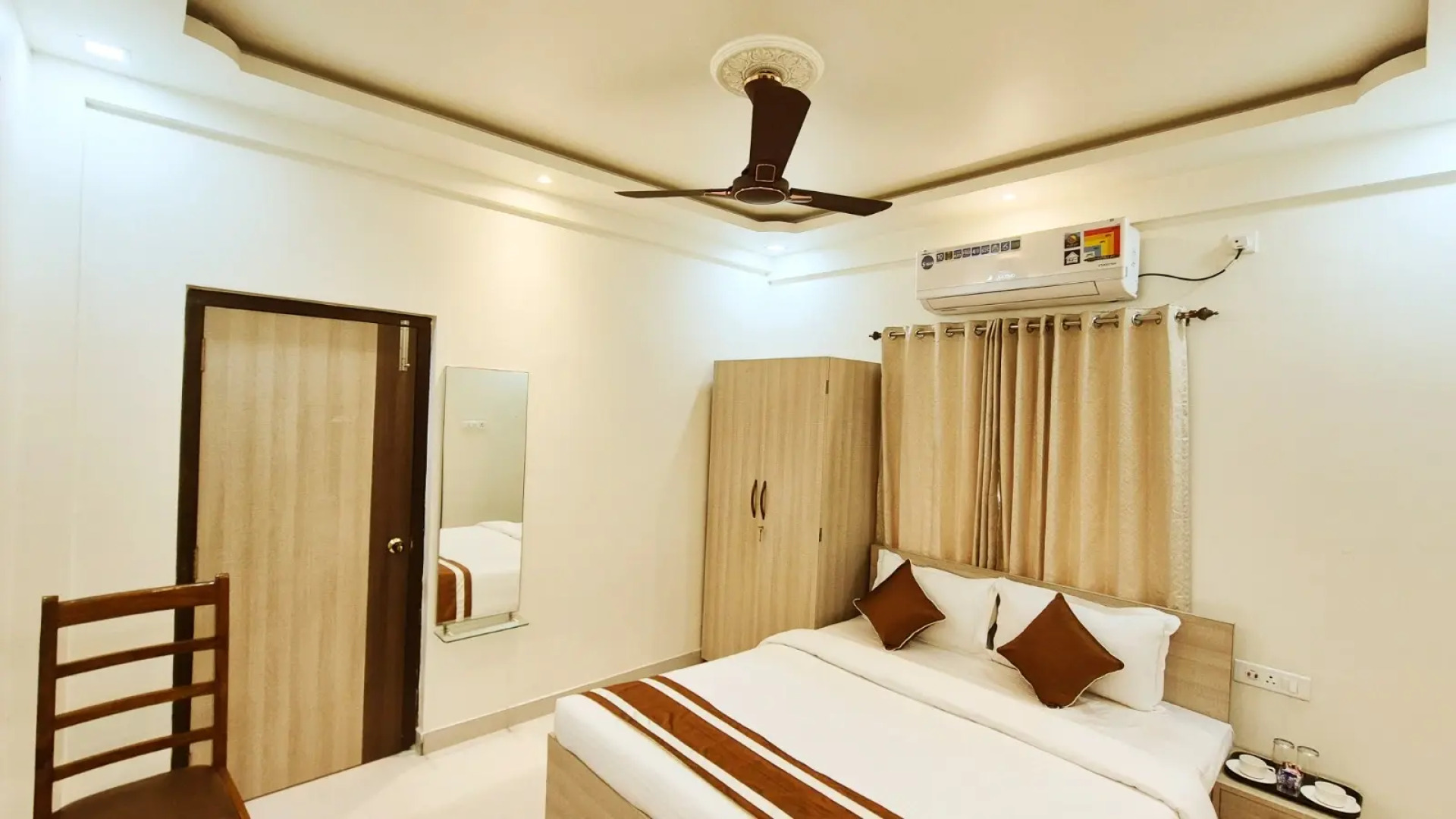 Отель Best Inn By Book Meri