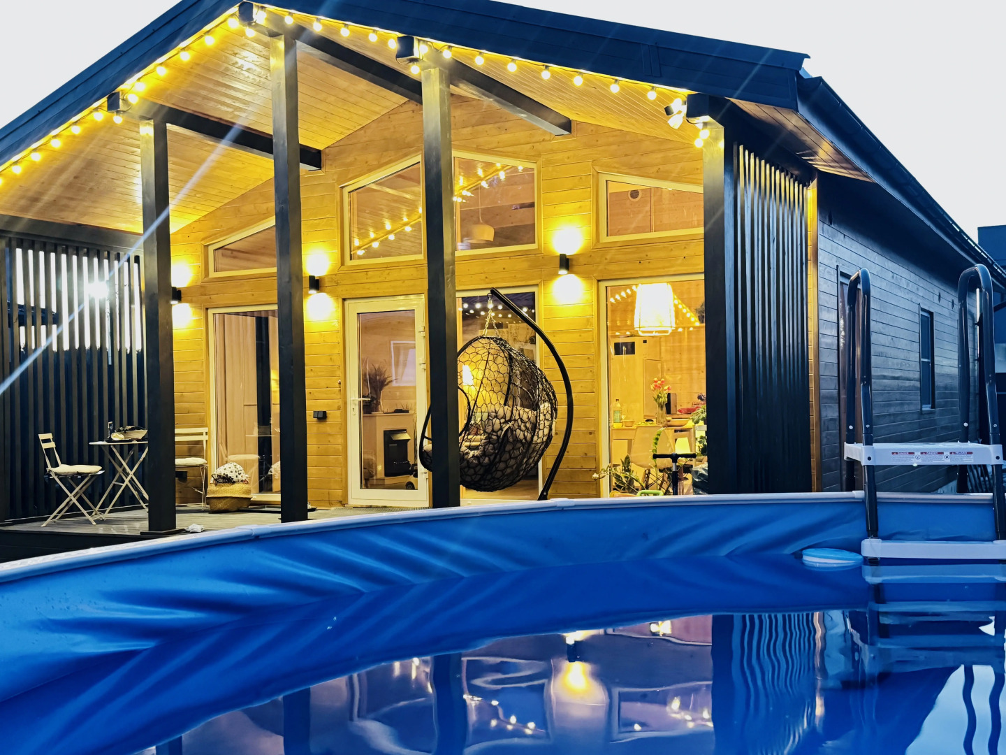 Частный дом Пpоcтopный с Панорaмными Окнaми и Кpacивым Видом