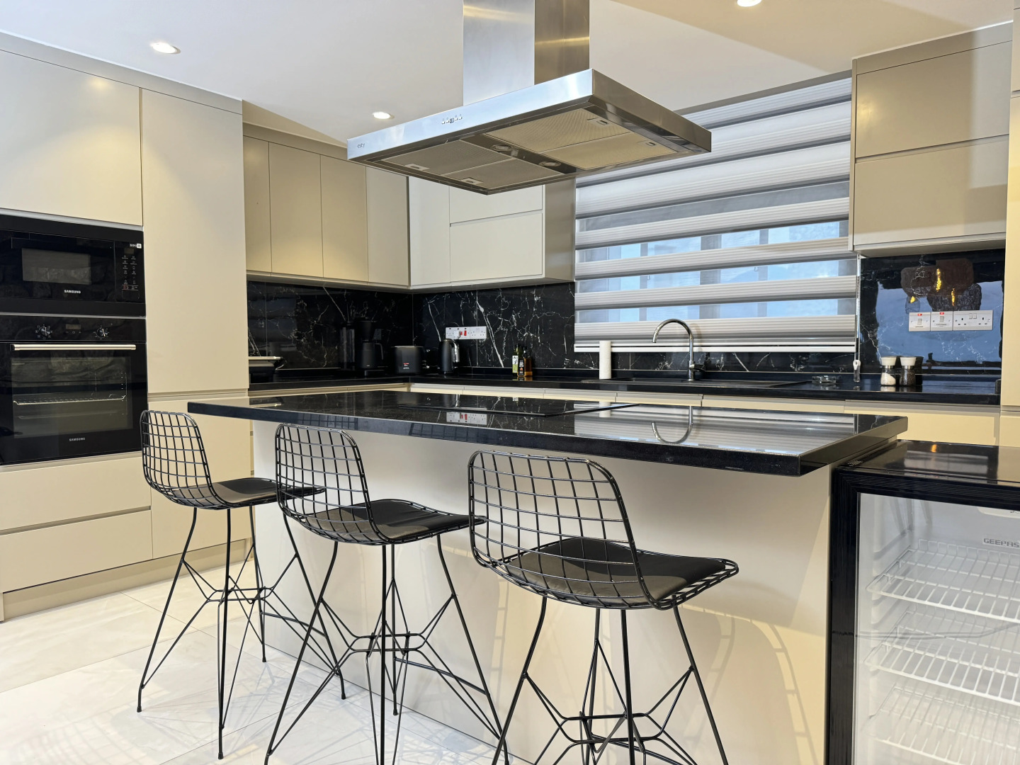 Вилла Роскошная вилла на берегу Средиземного моря