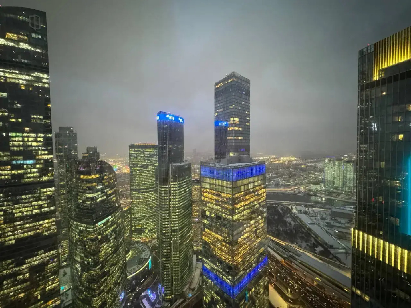 Апартаменты Sky City Moscow Роскошный апартамент с видом на башни на 61 этаже!