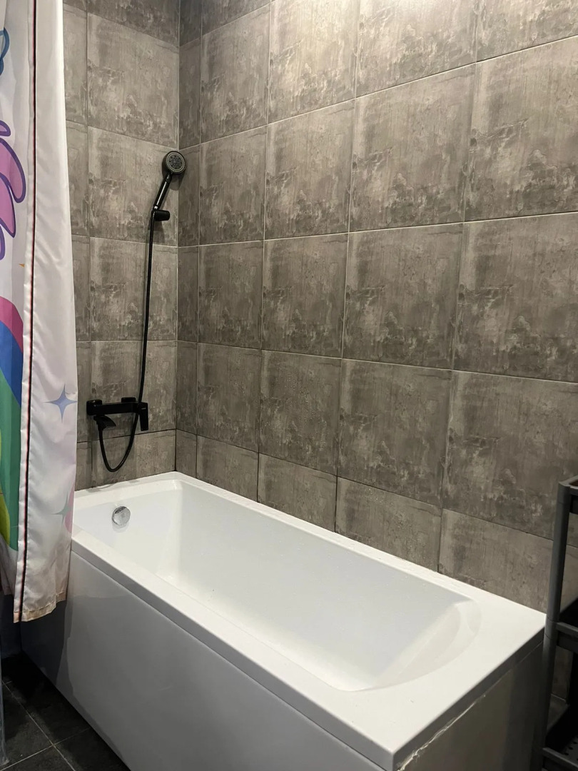 Квартира современная трехкомнатная в Великом Новгороде