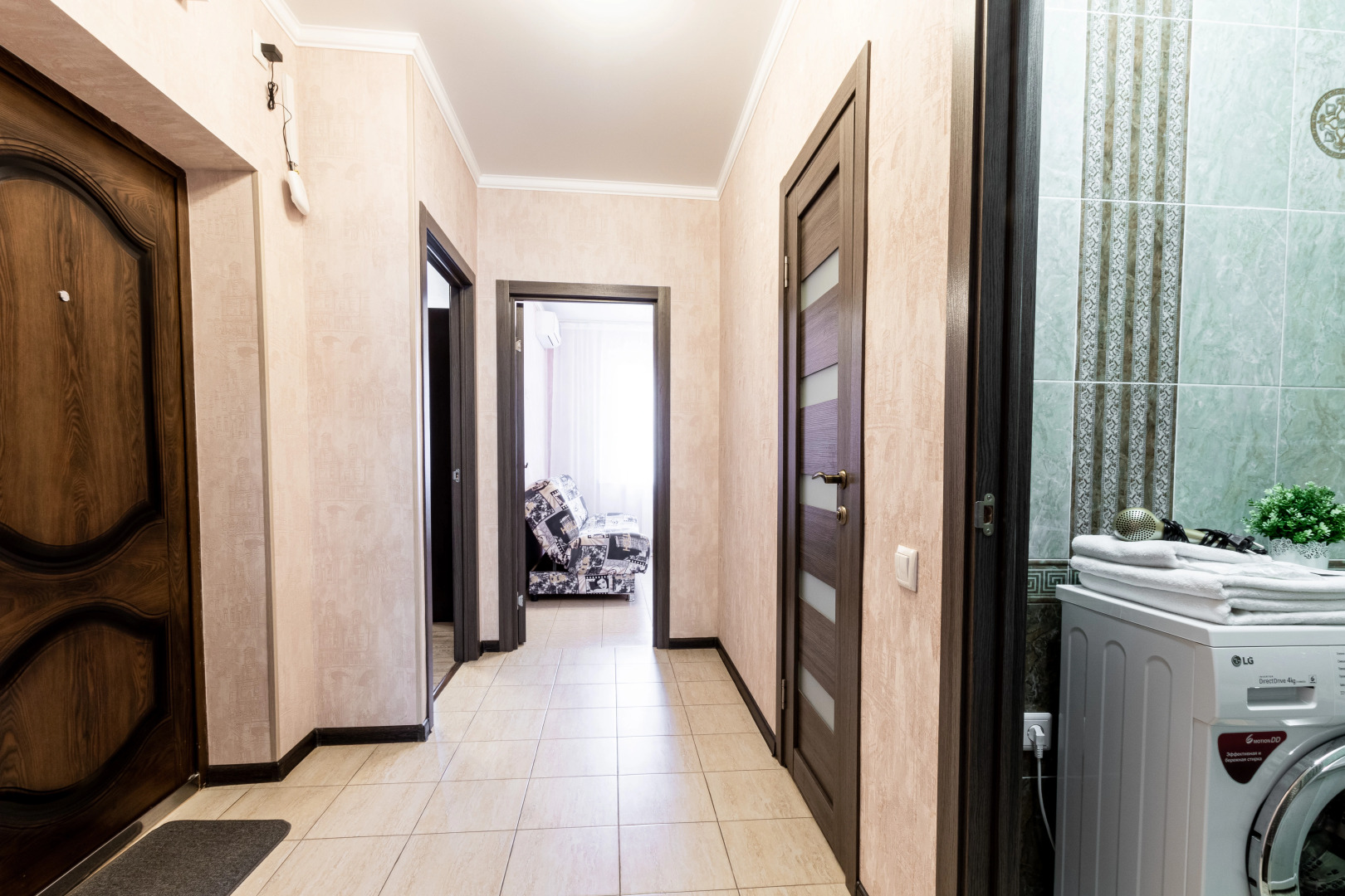 Квартира евро трешка на 8 персон у парка Галицкого Апарт-Отелика на Сарабеева