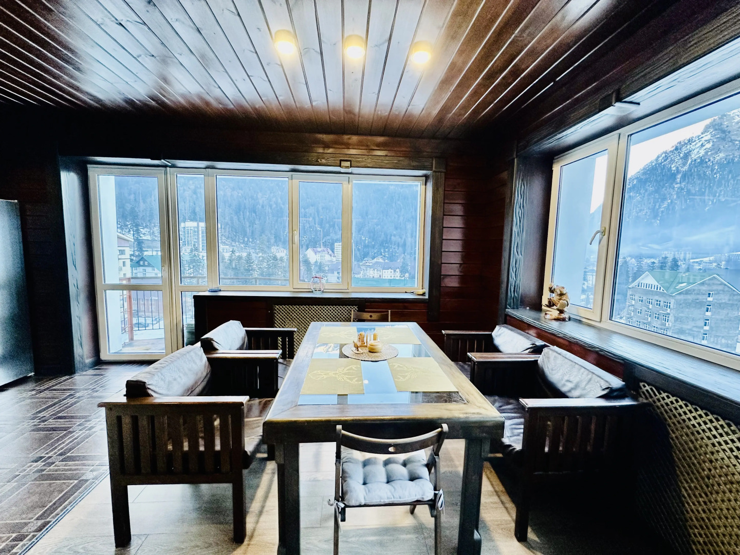 Квартира на Аланской, 25 "Пентхаус"